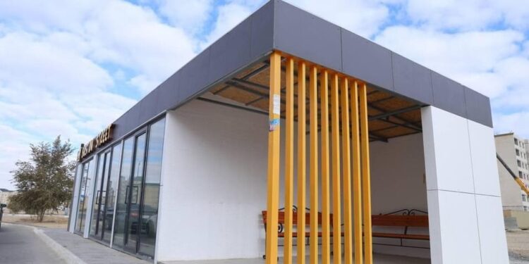 Ақтауда әжетханасы бар аялдама пайдалануға берілді