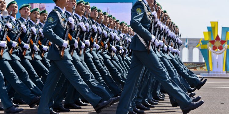 Тәуелсіздік туралы 100 әңгіме: Тәуелсіз Қазақстанның Қарулы күштері қалай құрылды