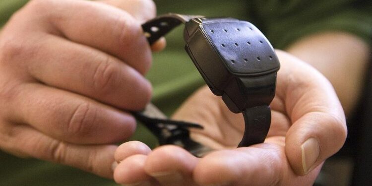 1 қаңтардан бастап педофилдерге электрондық білезік тағылады