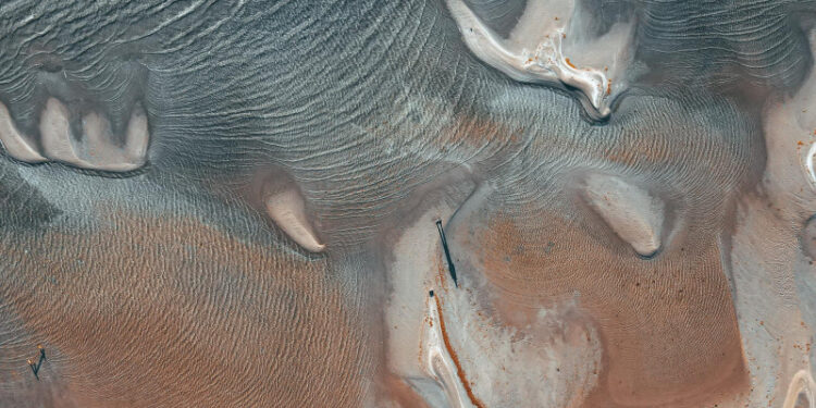 Блогер из Актау показал мелеющий Каспий