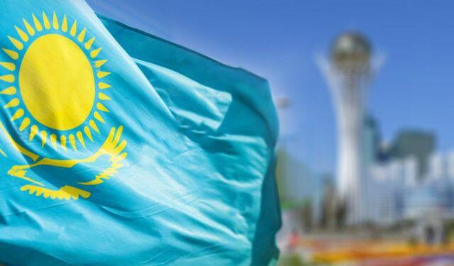 Елде Қазақстан есімді 24 адам тұрады