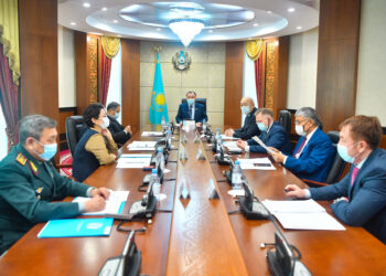 Сенаторлар еліміздің Қарулы Күштерінің жауынгерлік әзірлік деңгейін арттыру мәселелерін талқылады