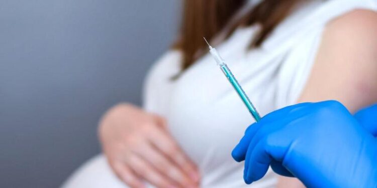 Қазақстанда 40 мыңнан аса жүкті әйел вакцина салдырды