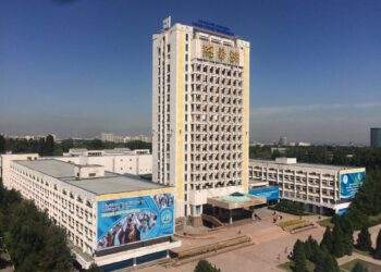 ҚазҰУ-үздіктер қатарында