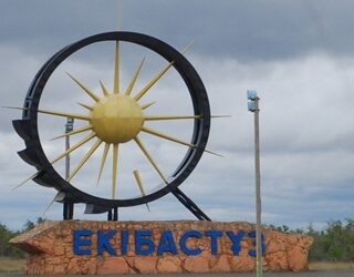 Екібастұзда бүгін таңертең жарылған жылу құбыры толық жөнделді