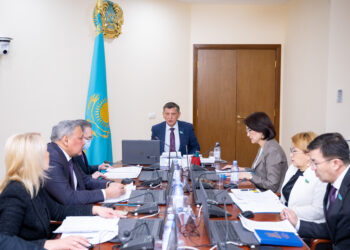 Сенаторлар еңбек дауларын реттеу туралы заңды талқылады