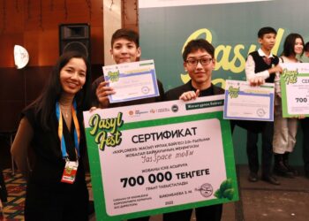 Атыраулық оқушылар экожылыжай салады