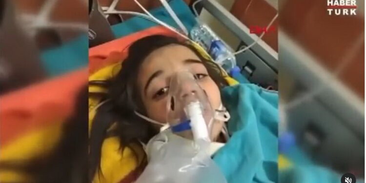 Түркияда 185 сағаттан кейін 10 жасар қыз құтқарылды