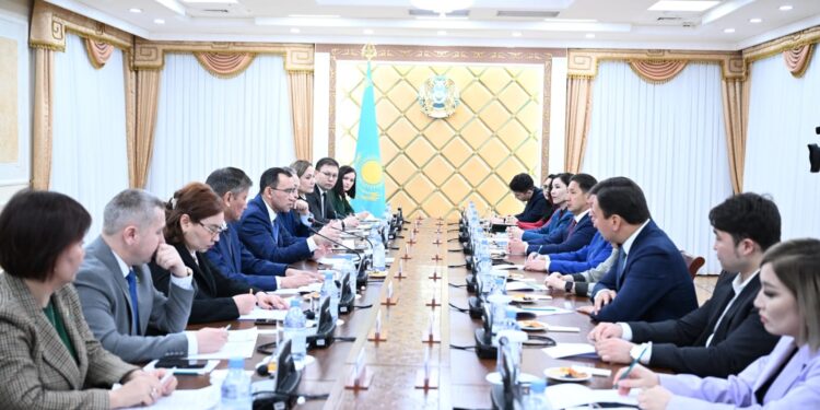 «Ұлттық мүдде» – рухани құндылықтар алаңы