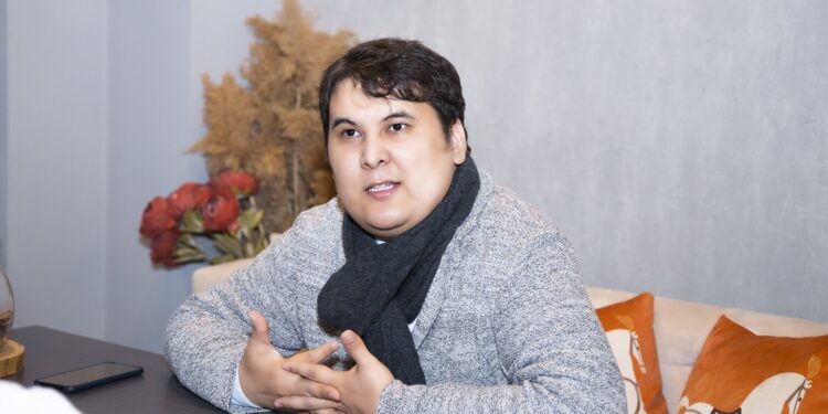 Әлеуметтік желіде белсенді ақын Балтабек Нұрғалиев азан шақыртып атын өзгертті