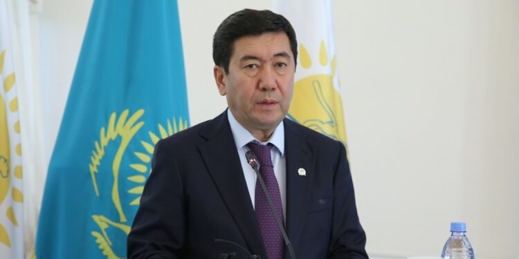 Ерлан Қошанов: «AMANAT» партиясы қысылтаяң сәттерде әрдайым елмен бірге болды