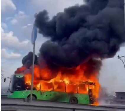 Автобус загорелся и взорвался в Алматы