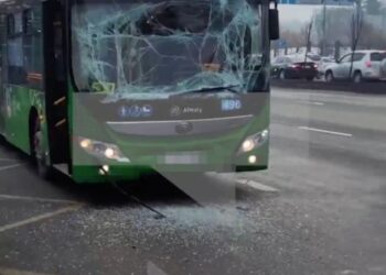 Алматыда автобустар соқтығысып, алты адам жарақат алды