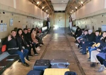 Арнайы ұшақпен Түркиядан елге оралған отандастар Президентке алғыс айтты