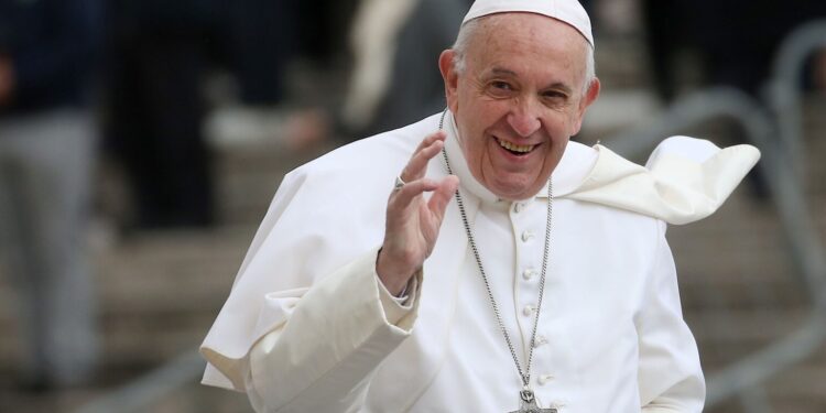 Рим папасы Франциск ауруханаға түсіп қалды