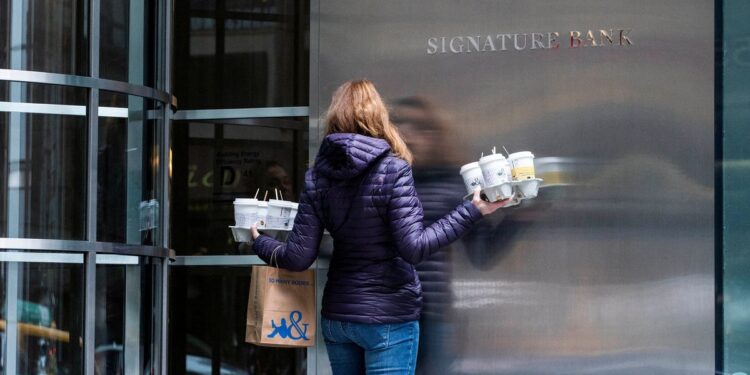 АҚШ-та тағы бір банк жабылды