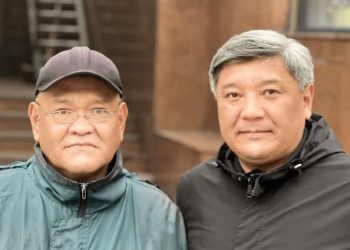 “Айлығы 150 мың теңге…” Ұлы Абай Құнанбайұлының неменесі аула сыпырушы болып жұмыс істейді