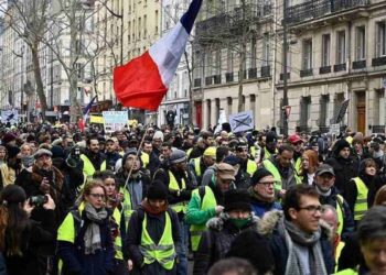 Францияда зейнетақы реформасына қарсы шерулер үдеп барады