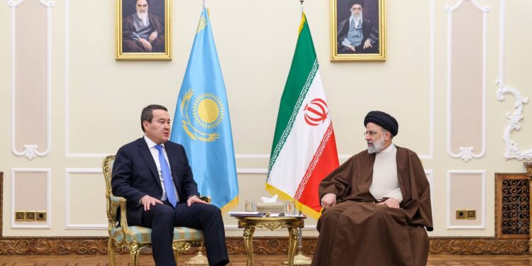 Смайылов Иран президентімен инвестиция мәселесін талқылады