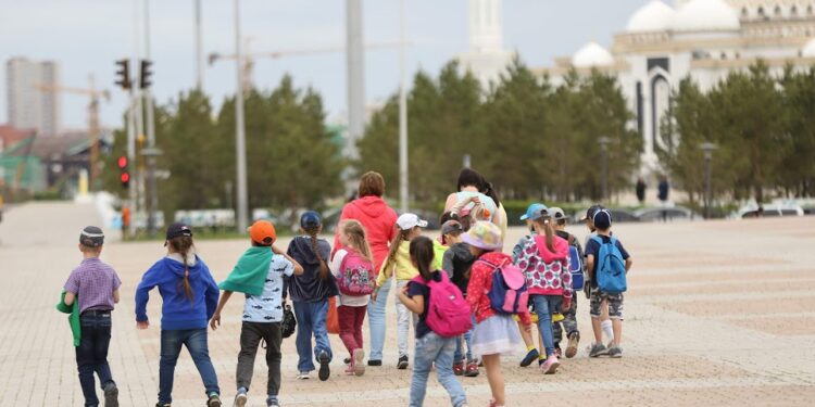 Казахстан все чаще сотрясают случаи насилия в отношении детей