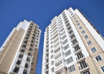 Ресейде 19-қабаттан құлаған ер адам тірі қалды