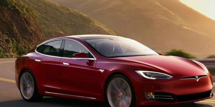 Tesla көліктері арзандады