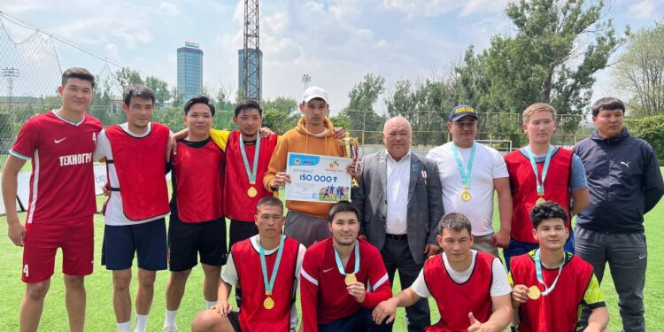 Базар жастары арасындағы доп додасы мәресіне жетті