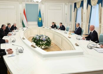 Қазақстан мен Тәжікстан Президенттері шағын құрамда келіссөз жүргізді