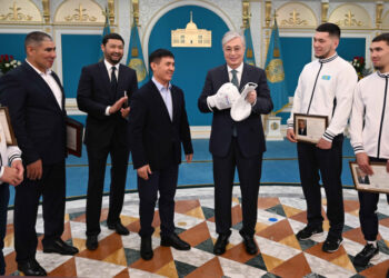 Президент бокстан әлем чемпионатының жүлдегерлерін қабылдады