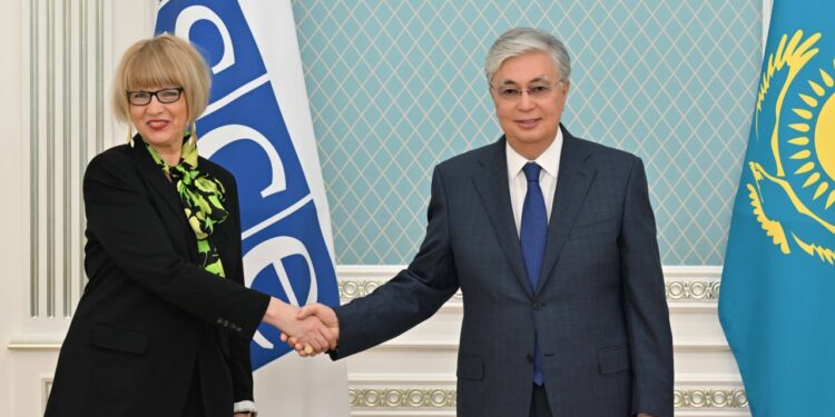Қасым-Жомарт Тоқаев ЕҚЫҰ Бас хатшысы Хельга Шмидпен кездесті