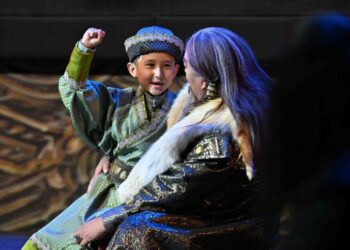 Мемлекет басшысы «Жошы хан» спектаклін тамашалады