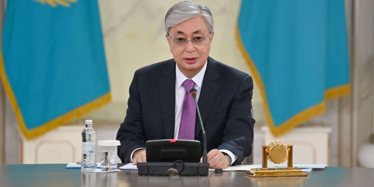 Токаев госслужащим и полицейским: «Ваши знания и опыт должны служить на благо народа»