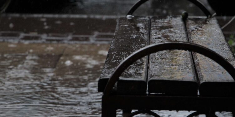 Дожди и заморозки обещают в выходные казахстанцам