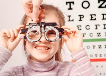 Көзілдірік тағудың пайдасы мен зияны қандай?