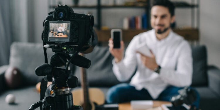 Әлеуметтік желіде курс сататындар салық төлей ме? – Министрлік өкілі жауап берді