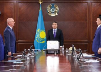 Үкімет отырысы бір минут үнсіздікпен басталды