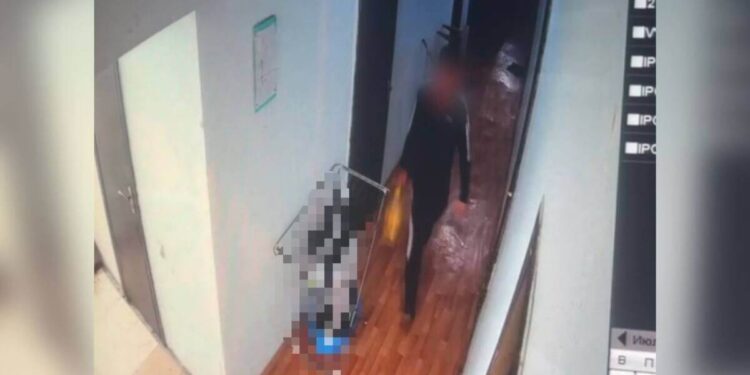 Астанада шетелдік азамат жатақханадағы заттарды ұрлаған (ВИДЕО)