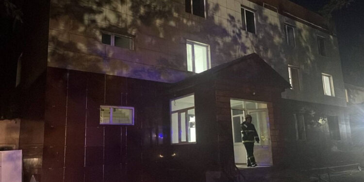 Астанада жатақхана өртенді