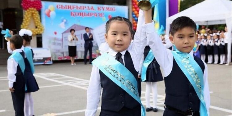 «Сарапшылар шешім қабылдады»: Оқу-ағарту министрі жаңа оқу жылының ұзақтығы туралы айтты