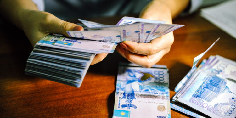 Абай облысында жеке кәсібін бастағысы келетін көпбалалы отбасыларға 70 грант беріледі