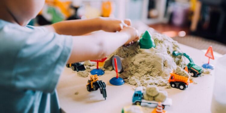 Алматы облысы: 2 жасқа толмаған бүлдіршіннің балабақшада бірнеше жерден тістелгені расталды