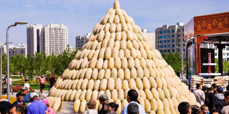 Досрочно завершилась выставка-ярмарка из Таджикистана в Астане