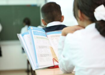 Мәжіліс төрағасы хиджаб туралы: «Мектепті діни ағымдардың ордасына айналдырмау керек»