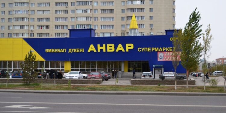 Астанадағы гипермаркетте түнеген вайнерлер ұсталды