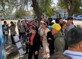 90 бос жұмыс орны бар