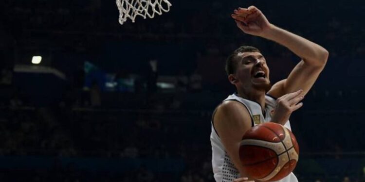 Баскетболшы ойыннан кейін бүйрегінен айырылды