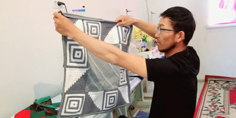 Тігіншілікпен айналысатын ерекше азамат