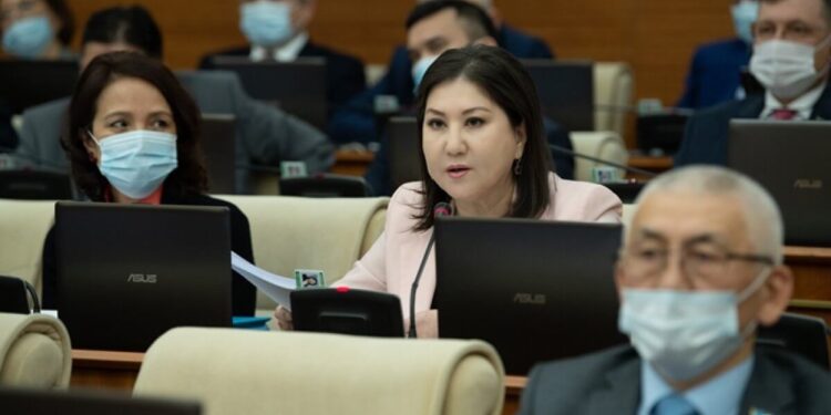 «Бірде-бір дәрігер өз пациентіне өлім тілемейді»: Депутат Талғардағы оқиғаға пікір білдірді