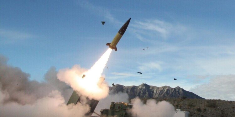 АҚШ Украинаға ATACMS ракеталарын береді