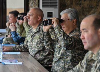Мемлекет басшысы «Батыл тойтарыс-2023» әскери оқу-жаттығу жиынына барды